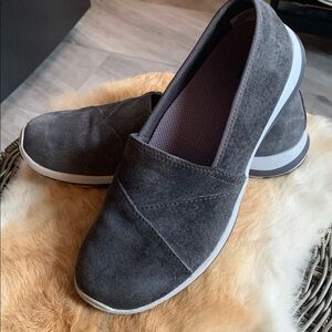 LL Bean Back Cove Stretch Nubuck Leather slip ons